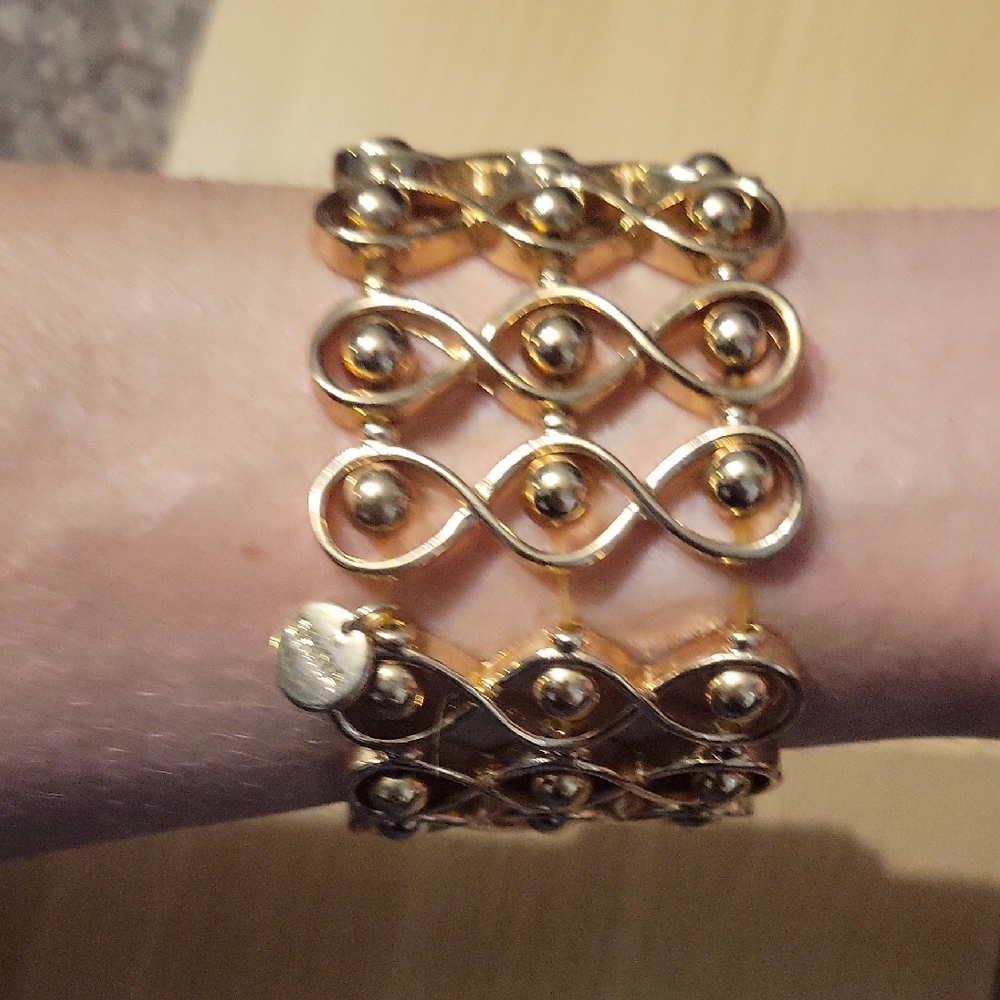 Luxurious Gold Tone Beaded Women's Bracelet